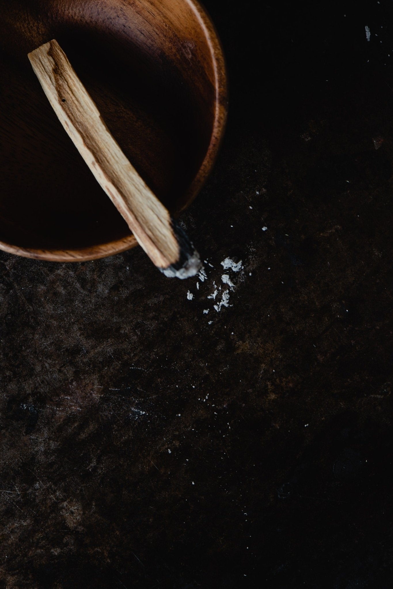 From Ancient Rituals to Modern-Day Relaxation: The Fascinating History of Palo Santo Incense - LES VIDES ANGES