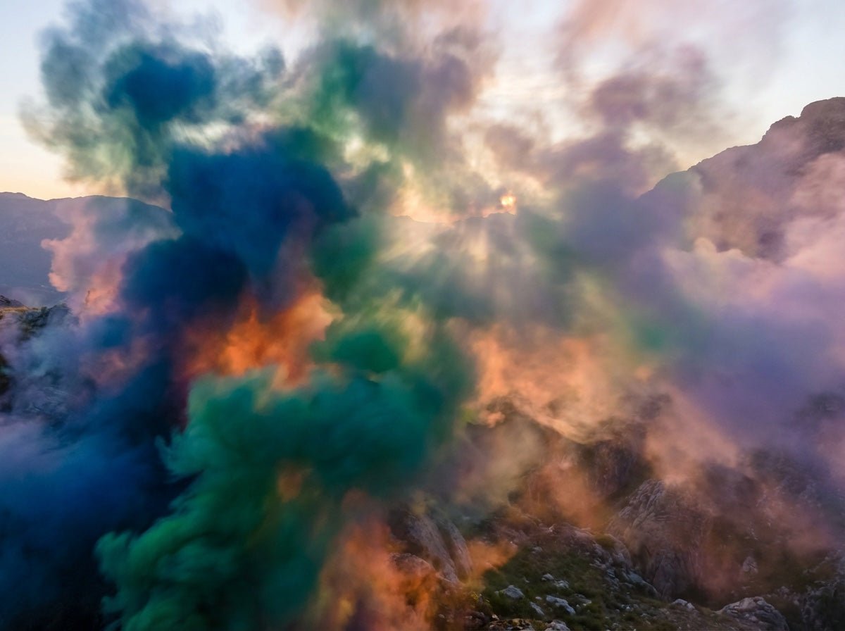 The Fragrance Notes Everyone's Wearing in 2025—And What They Mean - LES VIDES ANGES