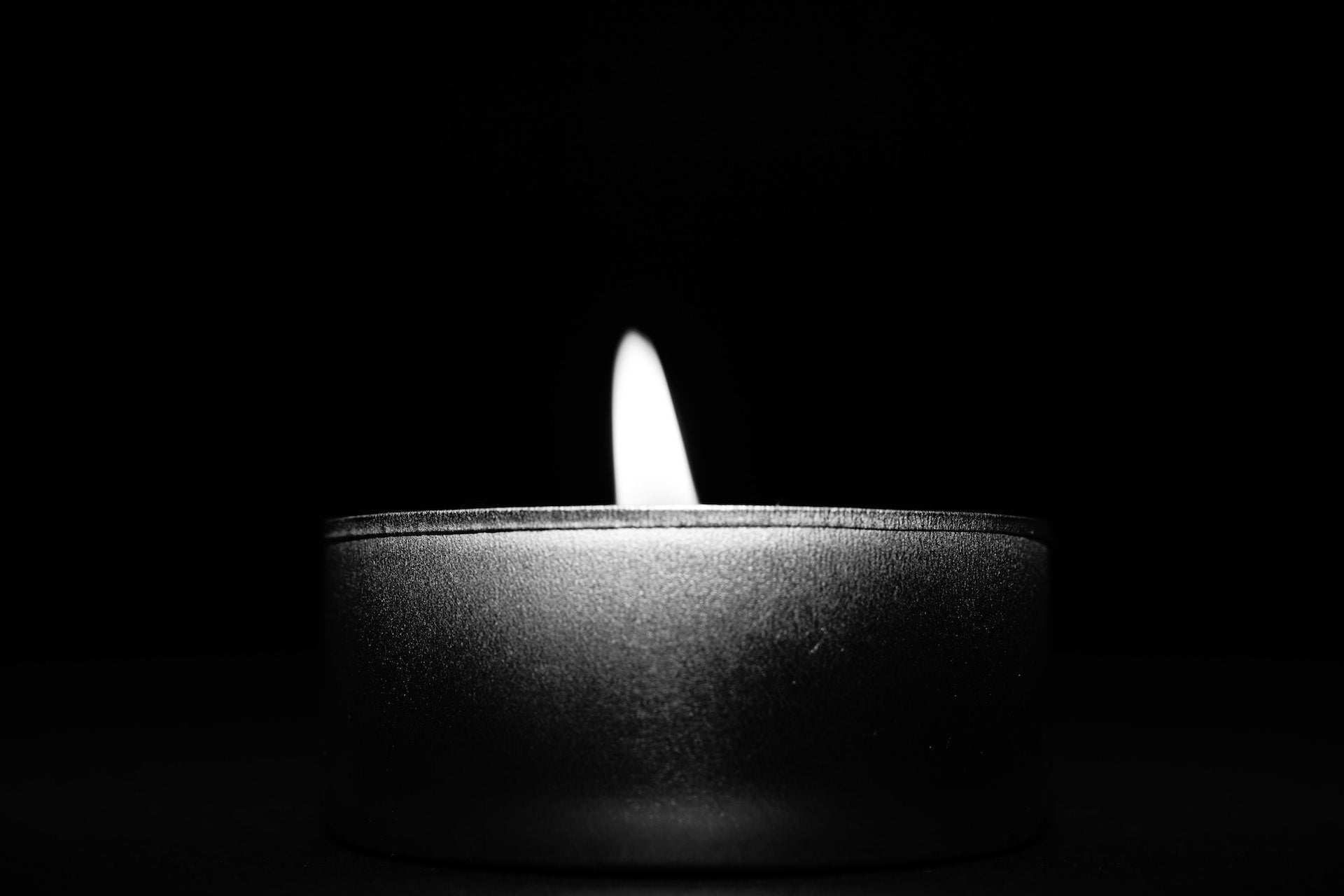 The Luxury of Aroma: What Makes a Candle Luxurious? - LES VIDES ANGES